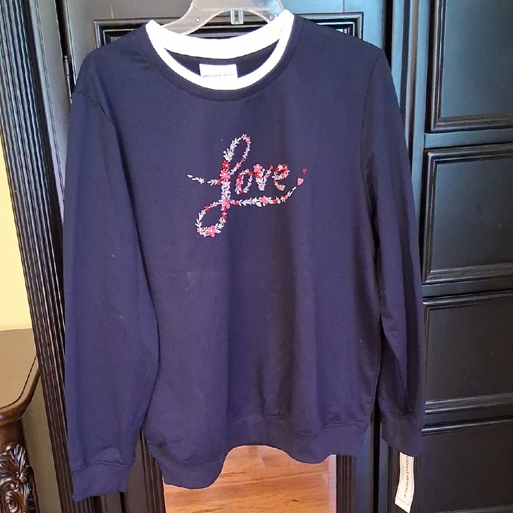Alfred Dunner Valentine's Navy and White Sweatshirt NWT